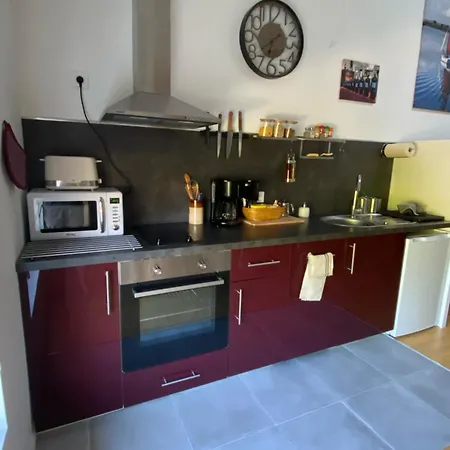 Confortable T2 De 50 M2 Avec Parking Prive 公寓 *